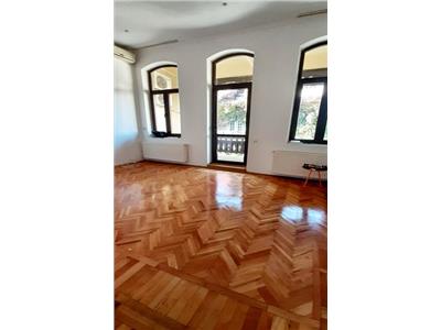 Inchiriere apartament  250 mp pentru birou  in Vila istorica- Piata Romana